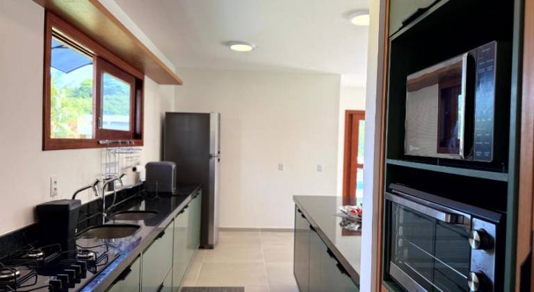 Villa with pool — photo 5