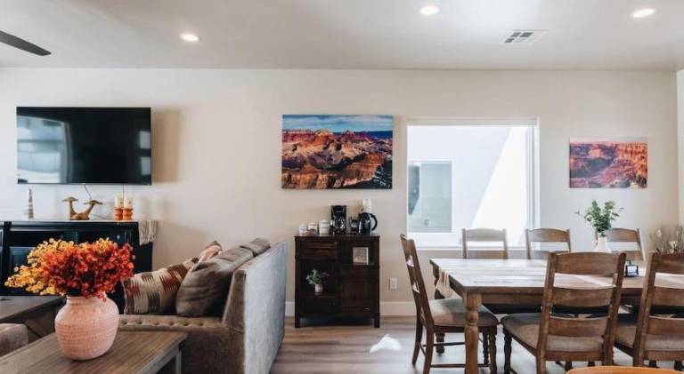 Villa | Dogs allowed in Hildale, UT