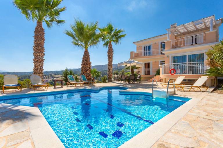 Villa  Agia Triada