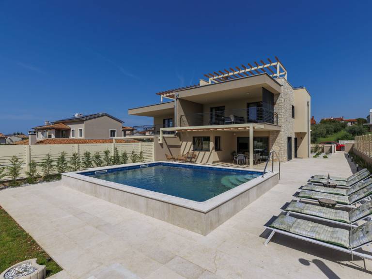 Belana — photo 3