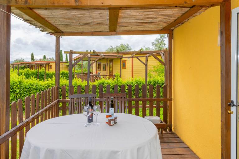 Bungalow 'Sole2' with Shared Pool, Private Terrace and Air Conditioning — photo 3