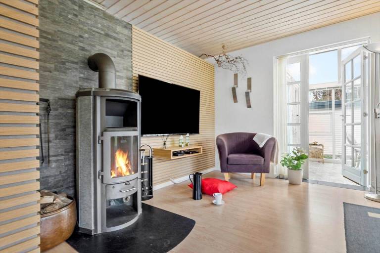 Vacation home with jacuzzi, sauna & barbecue — photo 2