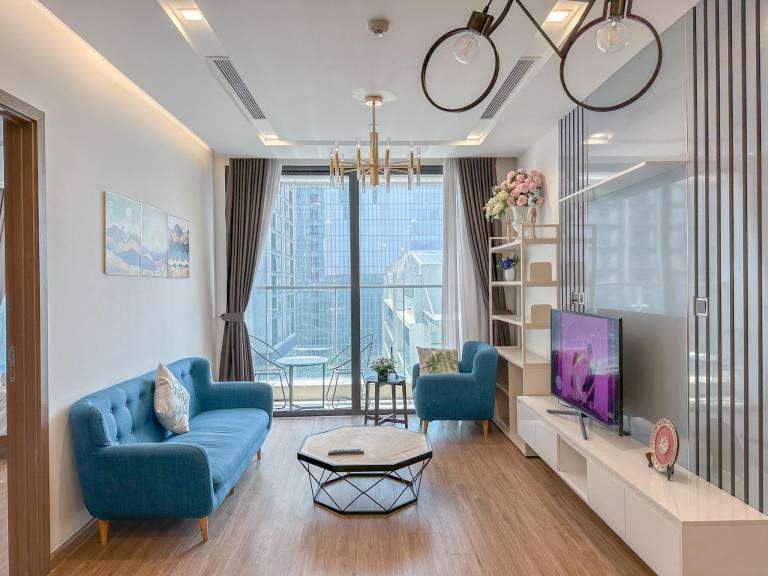 Apartment with yard, jacuzzi & pool in Hanoi