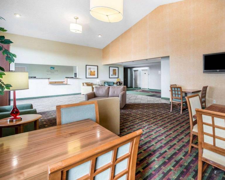 Quality Inn Colorado Springs Airport — photo 4