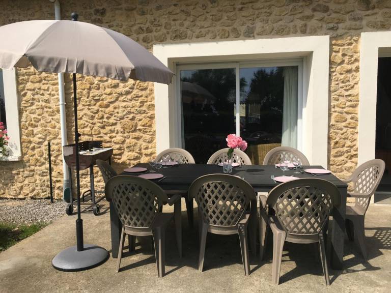 Cottage with yard & barbeque | Dogs allowed — photo 2