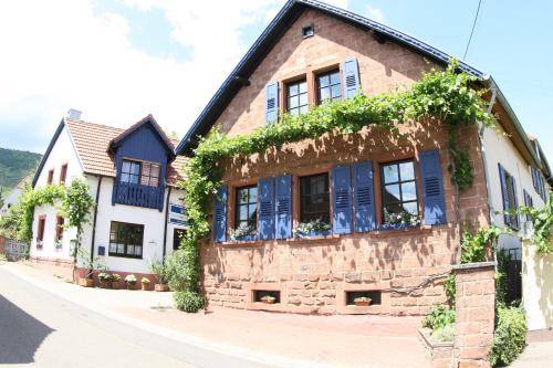 Gastehaus Nonno Weyher - Apartments mit Self Check-In, kostenlosem Parkplatz und Sonnenterrasse in Edenkoben