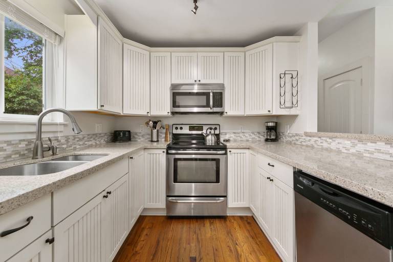 455 N Sherwood Street — photo 2