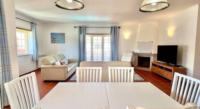 Holiday apartment with patio & private pool — photo 4