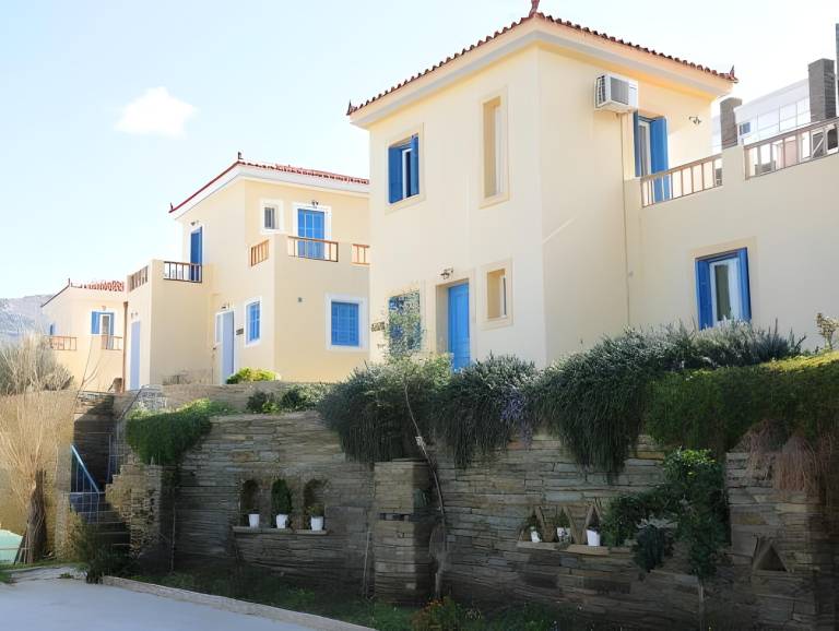 Mainades Maisonettes & Studios - Andros Serene Escape in Andros
