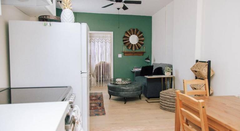 Dundas and Brock Suitel