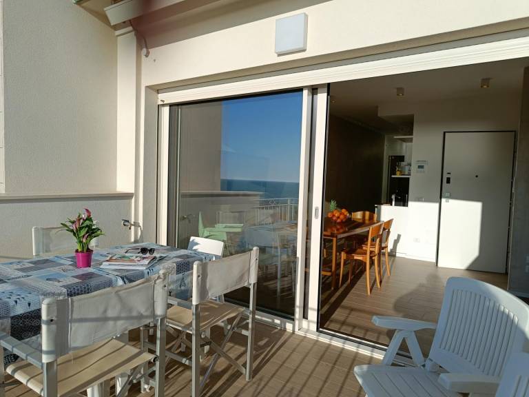 Seafront apartment with sea-view terrace – Lido di Camaiore — photo 5