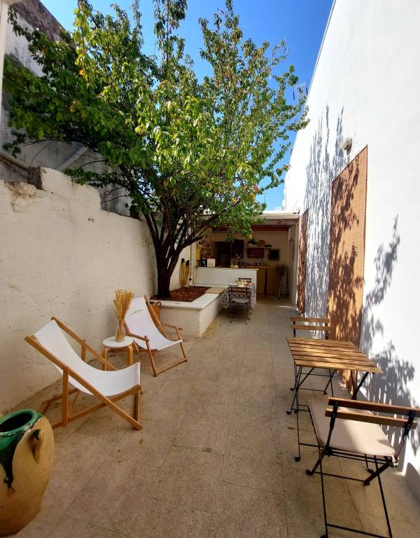 Holiday apartment with garden — photo 4