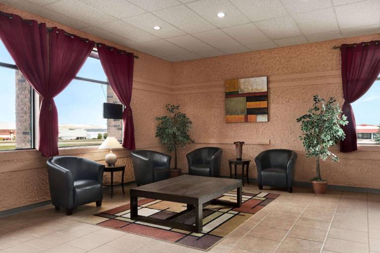Travelodge by Wyndham Swift Current — photo 5