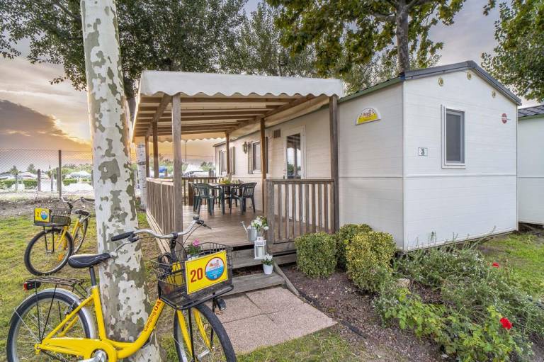 Child-friendly house with terrace & pool | Pets allowed — photo 2