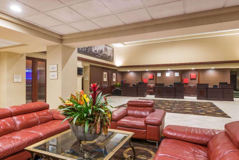 Ramada Plaza by Wyndham Cincinnati Sharonville — photo 4