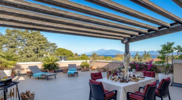 Rental apartment with pool in Sirmione