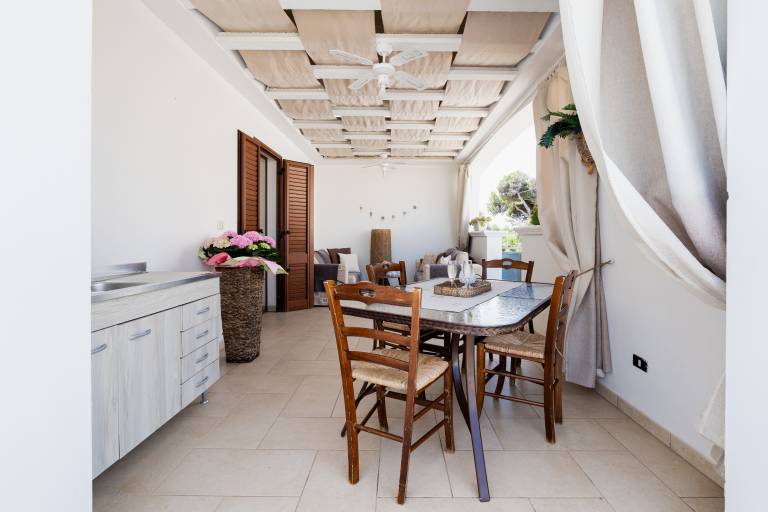 Holiday apartment with barbeque & patio — photo 3