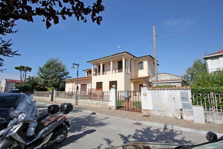 Fully equipped wonderful villa with patio & garden | Close to the beach | Dogs allowed — photo 3