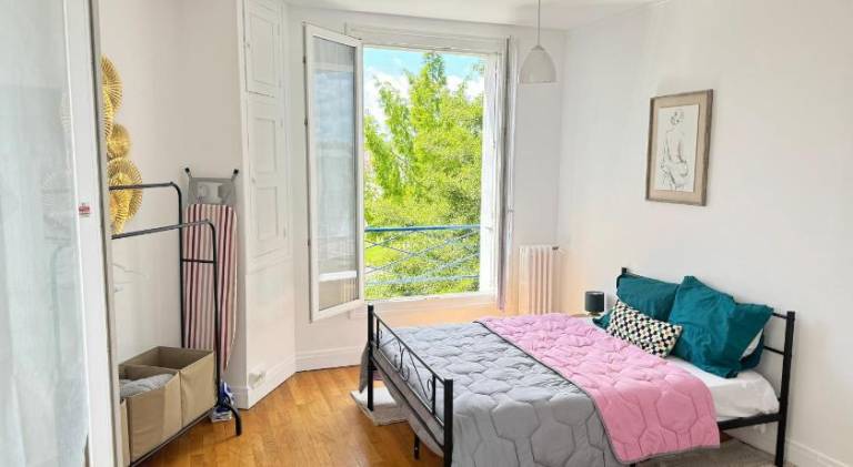 Rental apartment with 3 rooms for 7 persons in Le Mans