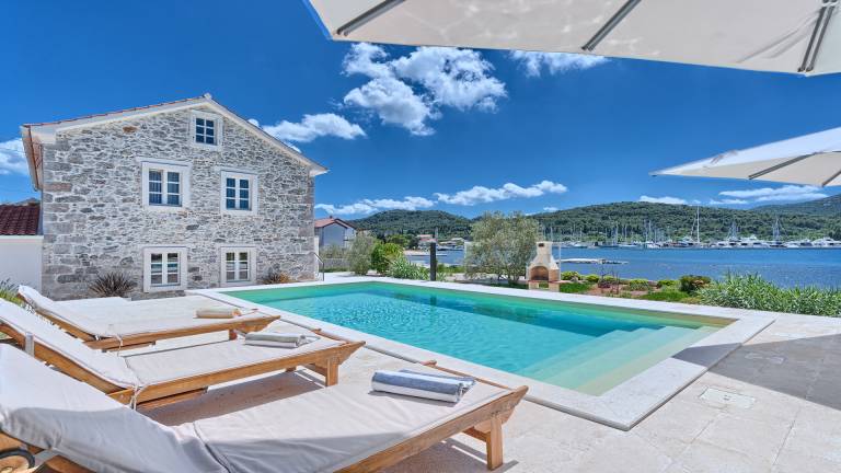 Villa Blue Bay - beachfront villa with a pool for 10 guest on island Ugljan by MyWaycation — photo 2
