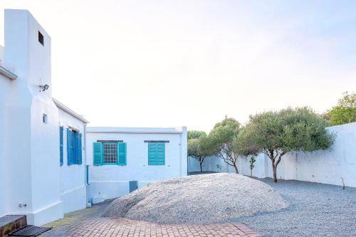 House  Paternoster
