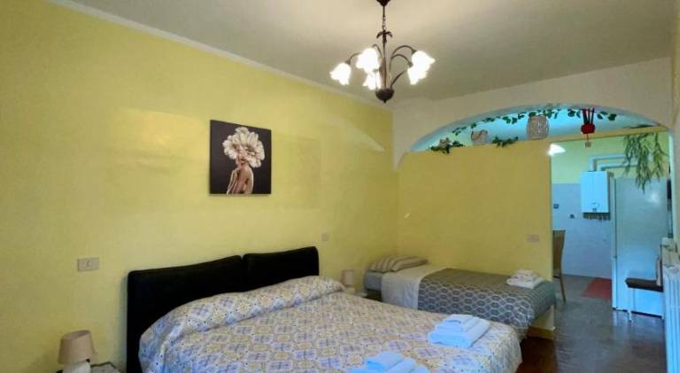 House with 1 room for 4 persons in L'Aquila