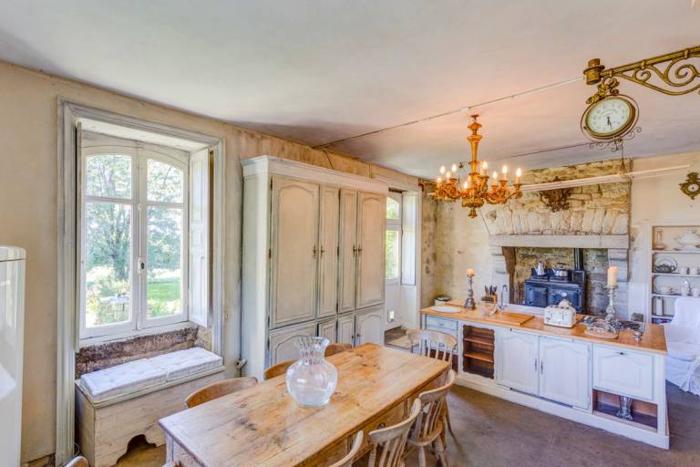 Castle with yard, private pool & terrace — photo 4
