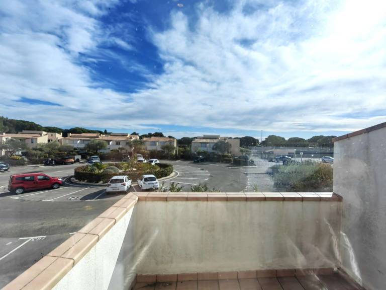 Mezzanine studio in pine forest heart, 800m from beach, 4 ppl, private parking in Agde