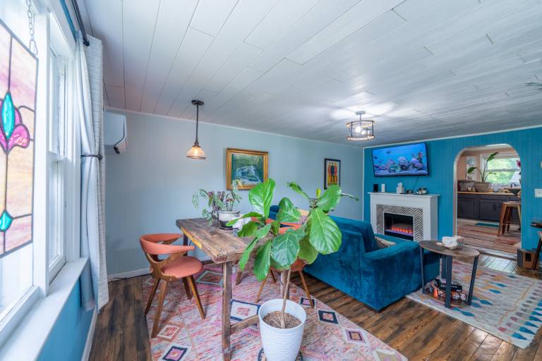 Apartment with yard — photo 4