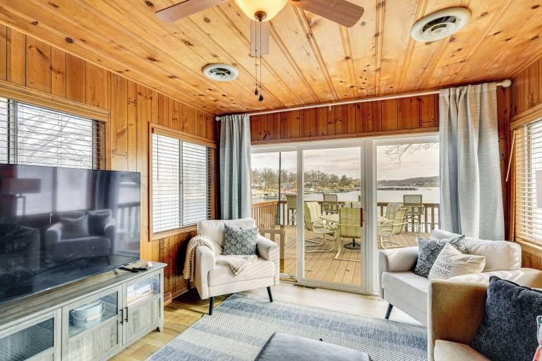 Cabin Lake Ozark