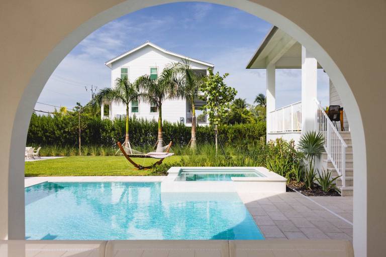 Brand New The Greenmoor House with Pool — photo 2