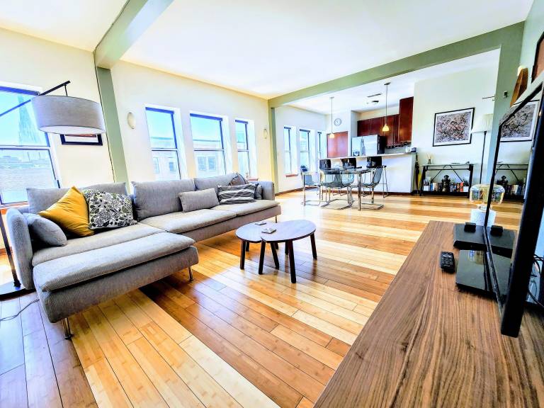 Condo Mile Square