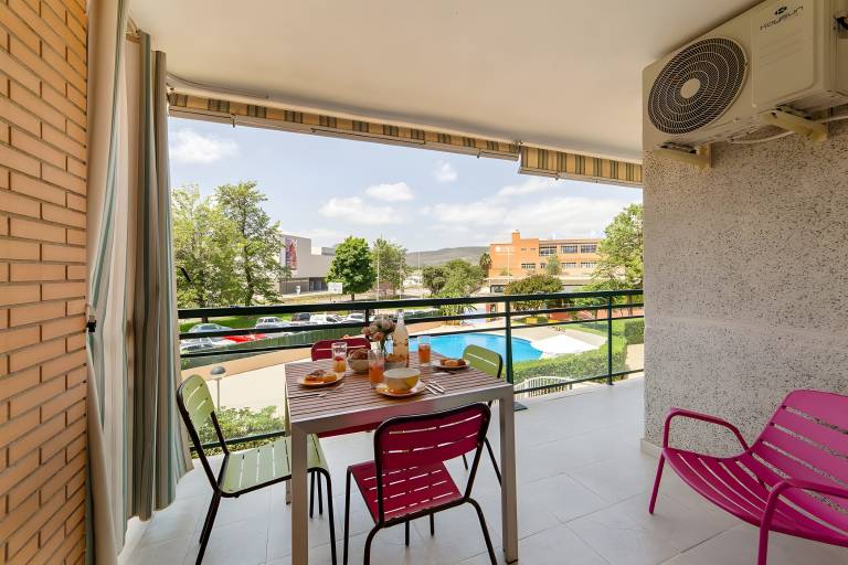 Apartment 'Calma Mar' with Shared Pool, Wi-Fi and Air Conditioning in Gandia