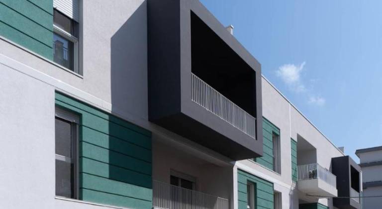 Serviced apartment with patio | Pet-friendly — photo 4