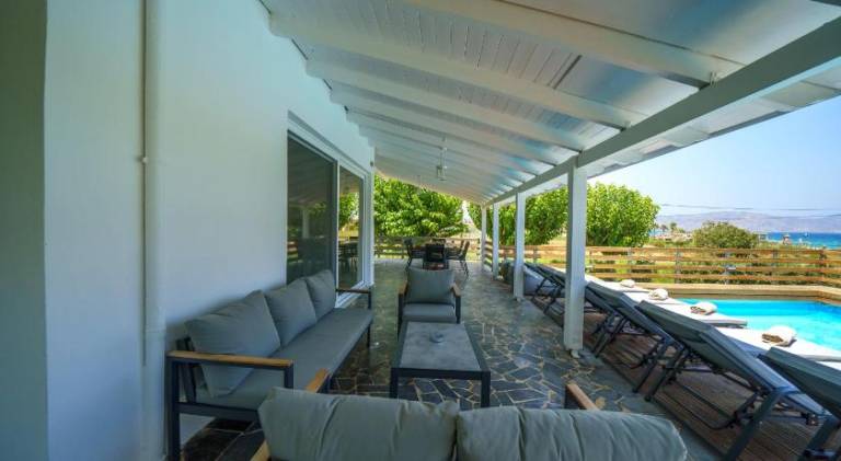 Villa with BBQ, private pool & terrace — photo 3