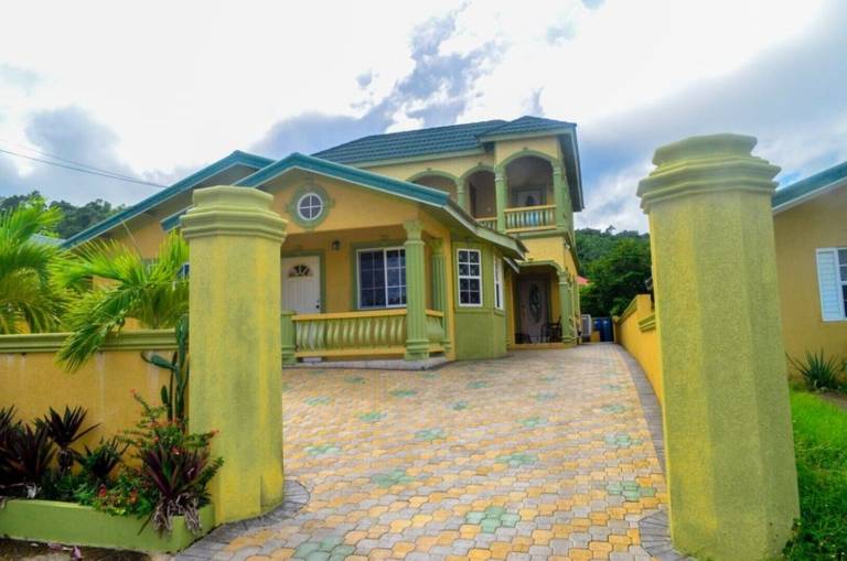 House  Ocho Rios