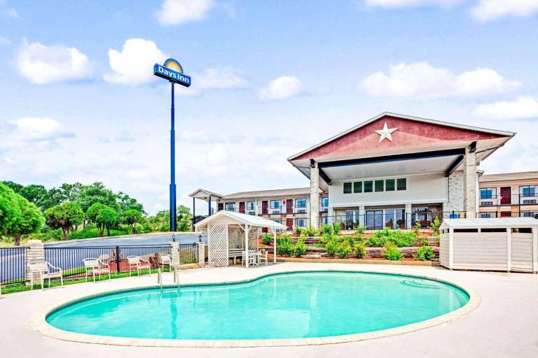 Boerne Inn and Suites — photo 5