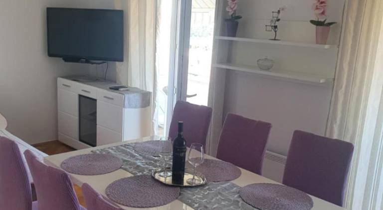 Holiday apartment with patio — photo 3