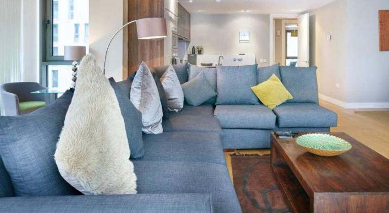 Luxury & Central 2 Bedroom Ormeau Road Apartment — photo 2
