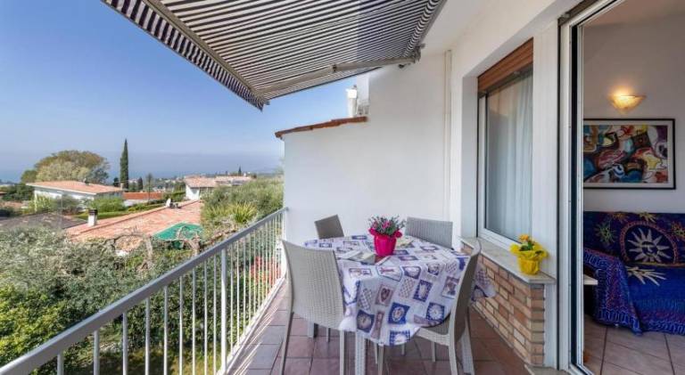 Rental apartment with garden, pool & terrace — photo 3