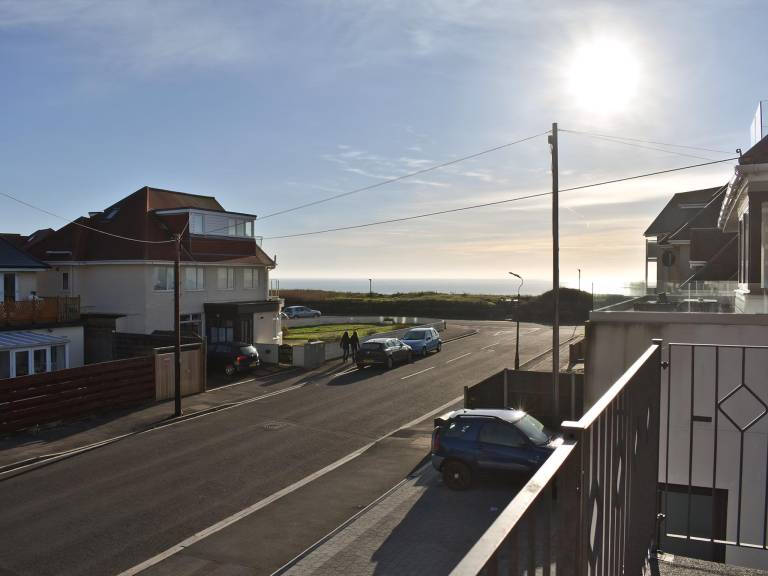 Pinecliffe Avenue