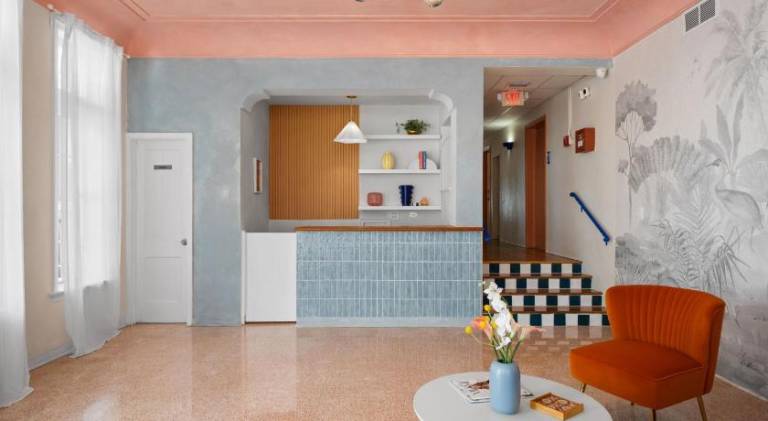 Blue Flamingo Suites — photo 4