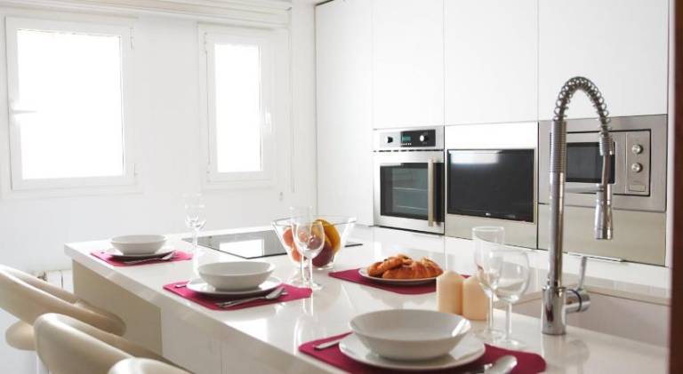 Nice holiday apartment | Next to Sagrada Família | Pet-friendly — photo 2