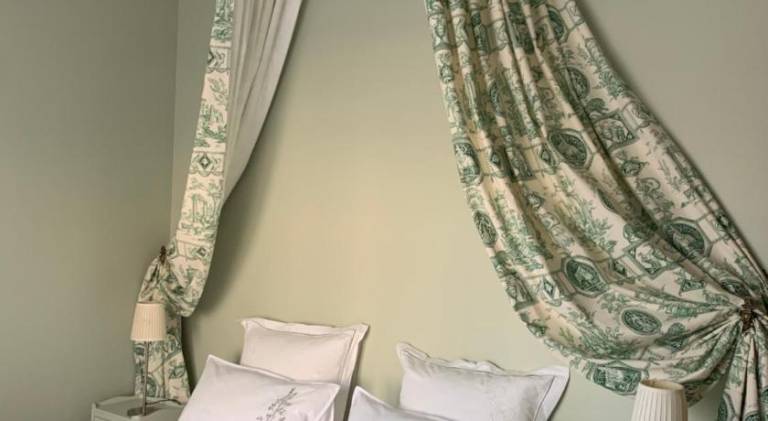 Chambre de charme calme au coeur de la ville in La Rochelle