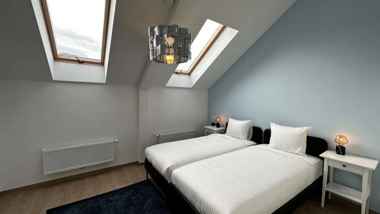 Luxury 1BR Near Fashion District by OneLuxStay