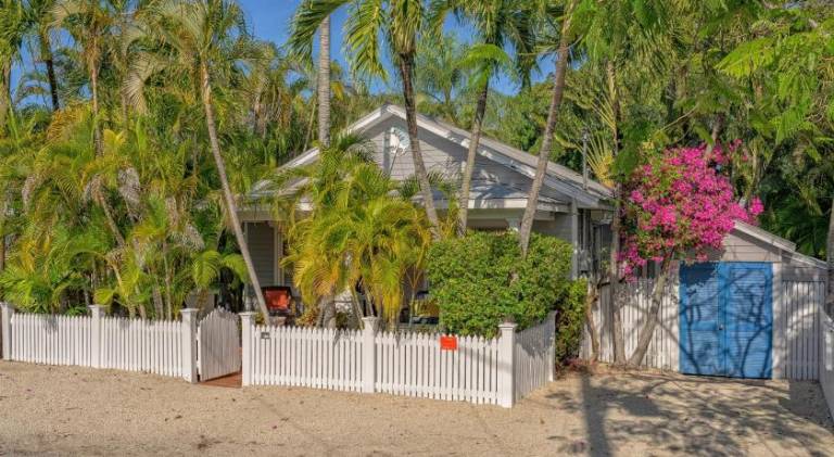 House with pool | Close to Southernmost Point in Key West, FL