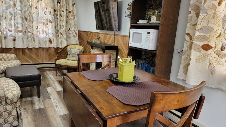 Cabin  Hettinger