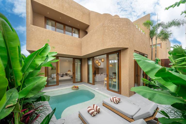 Villa with garden, grill & pool in Canggu