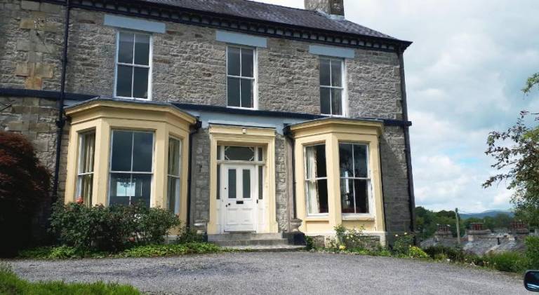 Huge Double Room In Victorian House in Kendal