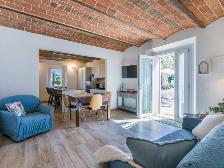 Lovely rental apartment with garden, patio & BBQ | Pets allowed — photo 3